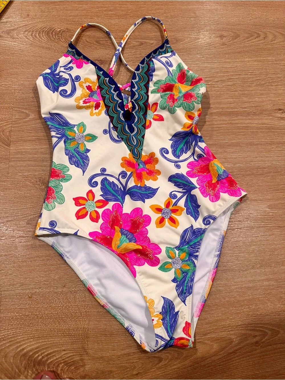 Cupshe White One-Piece Swimsuit with Multicolor Floral Print Size M New